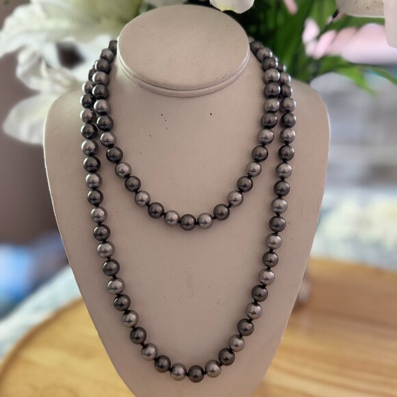 ELEGANT STATEMENT CROSS NECKLACE - Picture 7 of 7